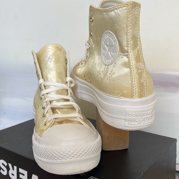 Converse WMNS CTAS A06829C
CTAS LIFT HI
LEMON DROP/VINTAGE WHITE/EGRET
Platforms - Picture 11 of 16